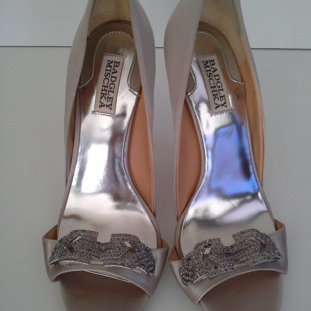 Badgley Mischka 8.5 Isadora Taupe Satin Rhinestone - Picture 5 of 6